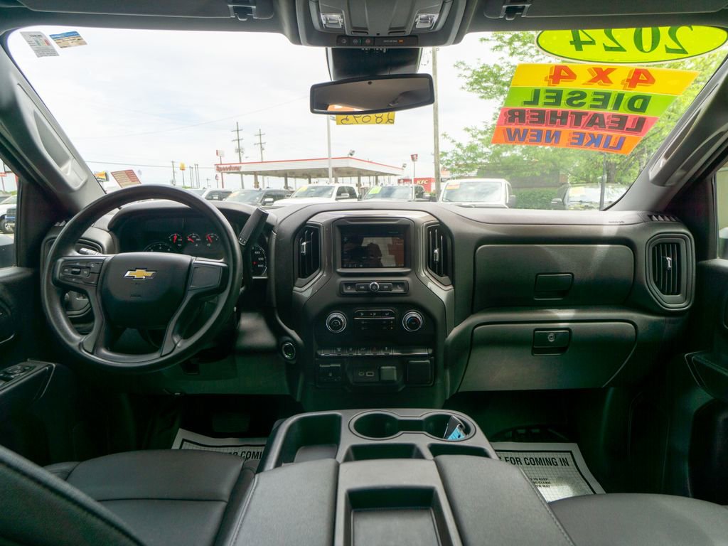 Used 2024 Chevrolet Silverado 3500 W/T image 8