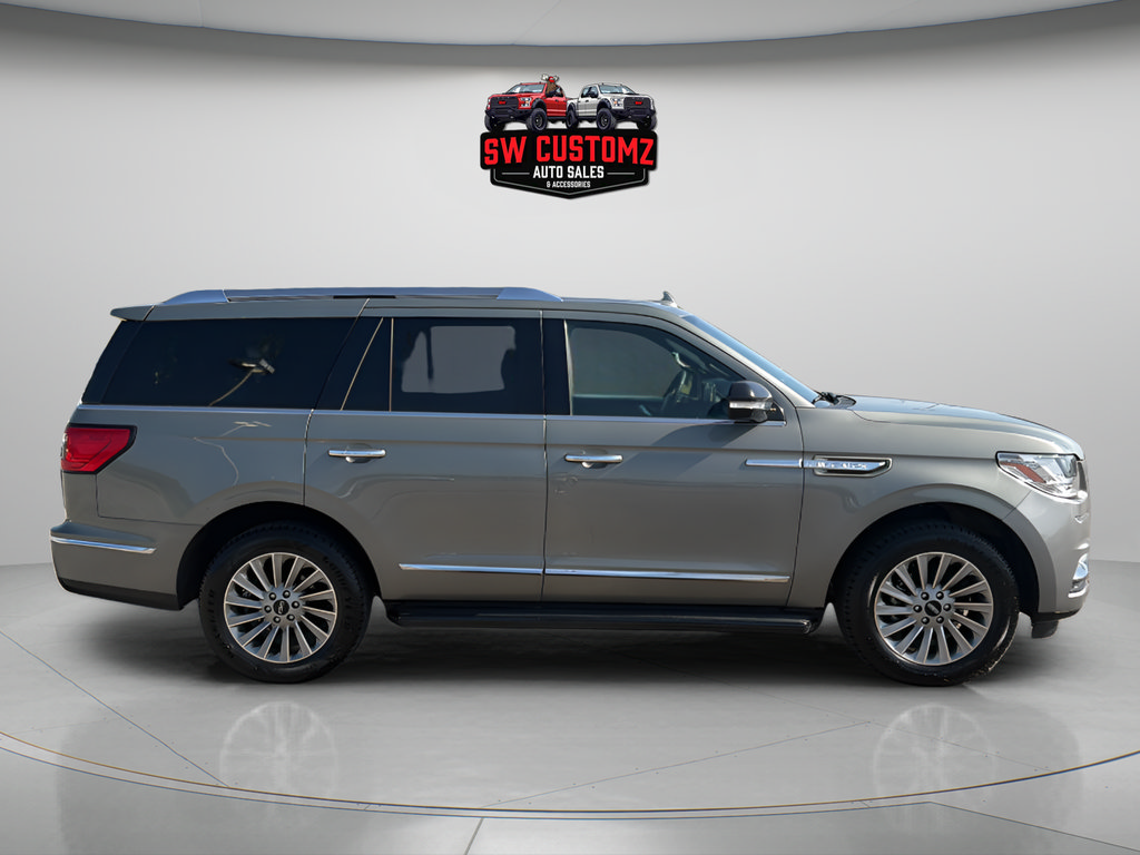 Used 2019 Lincoln Navigator Premiere AWD/4WD image 8