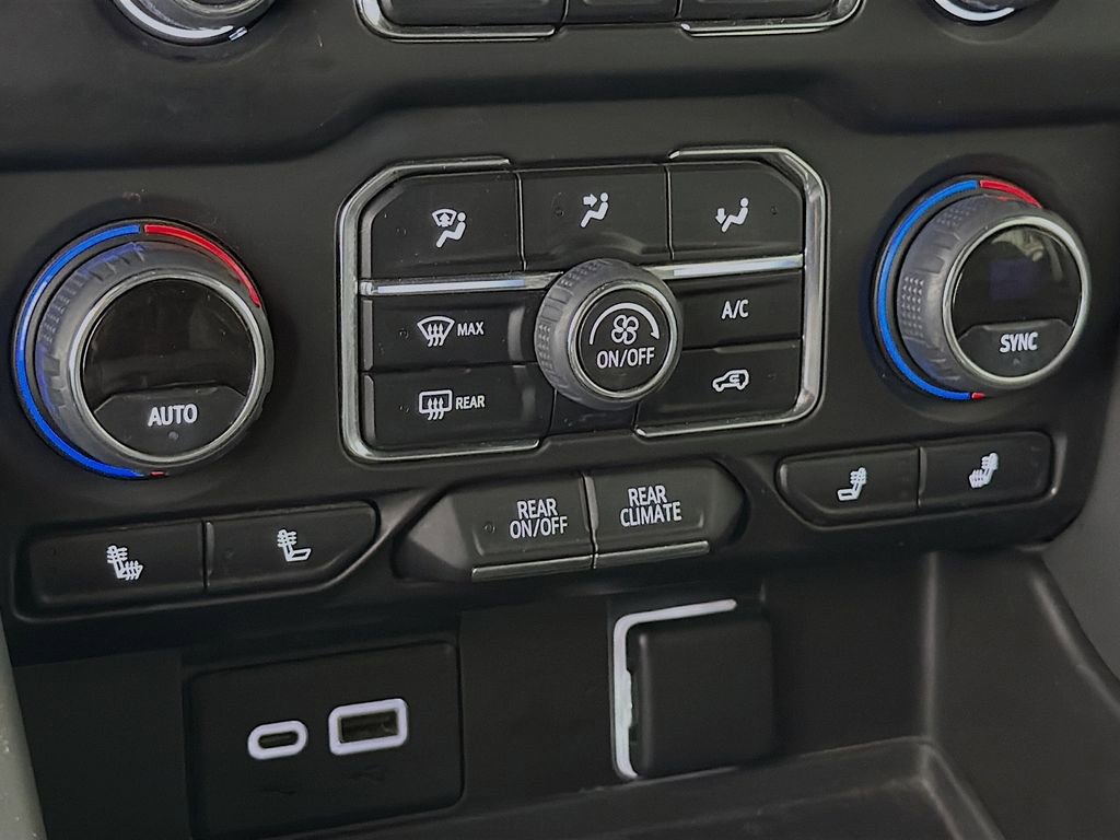 Used 2022 Chevrolet Tahoe RST w/ Luxury Package image 24