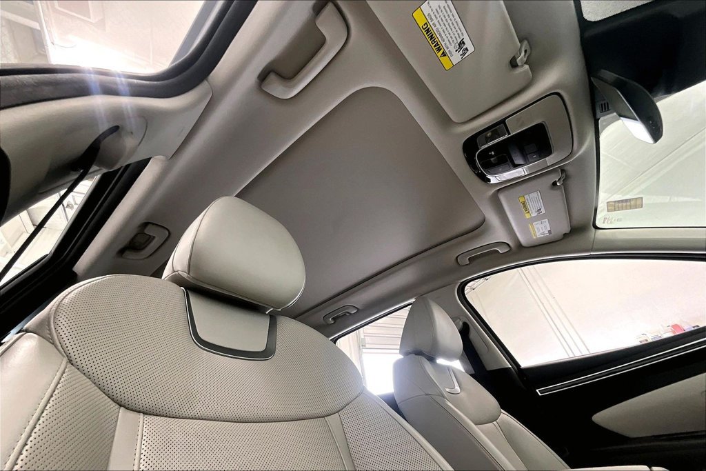 Certified 2022 Hyundai Tucson Limited AWD/4WD image 17