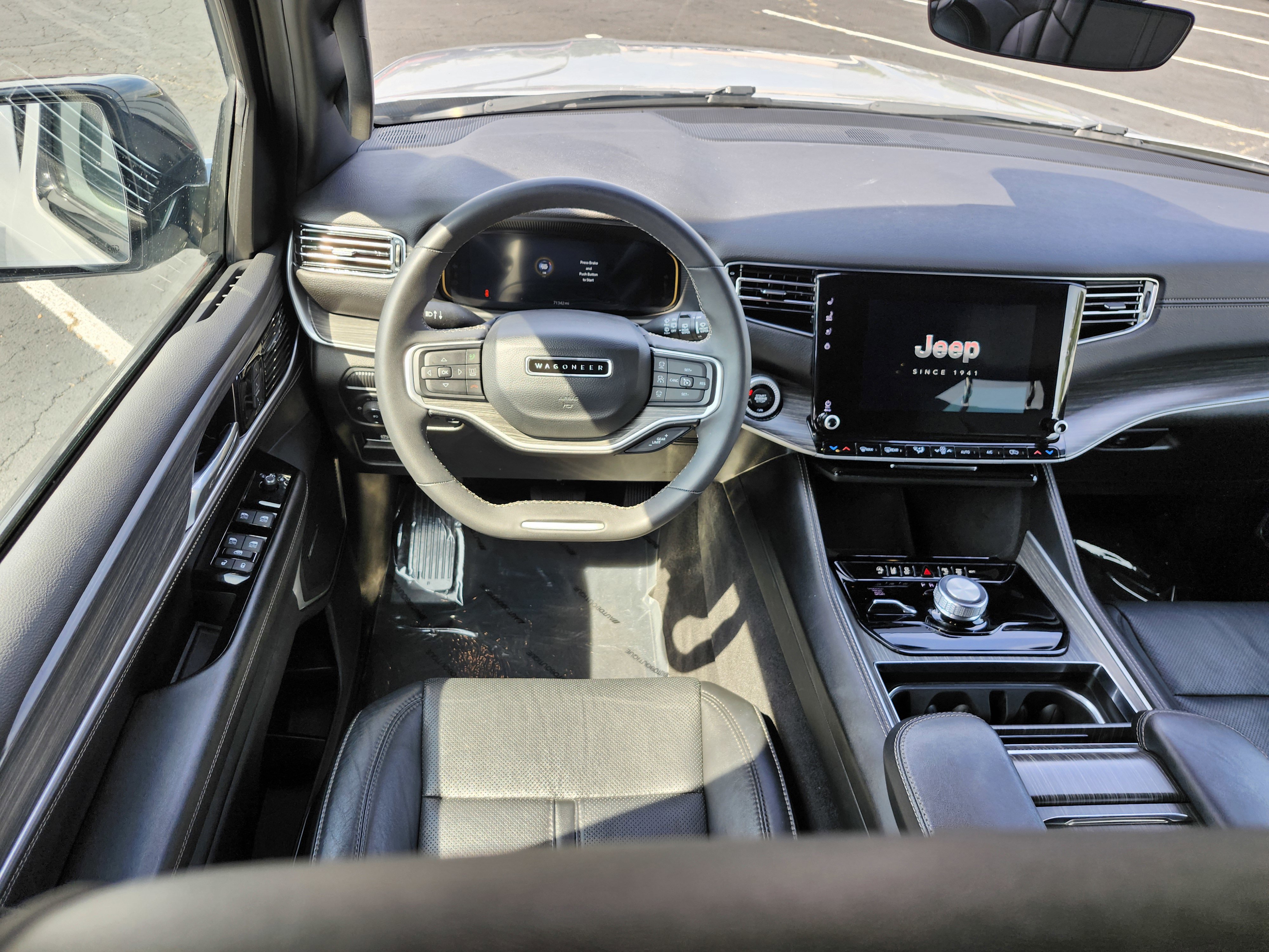 Used 2023 Jeep Wagoneer L Series II image 22