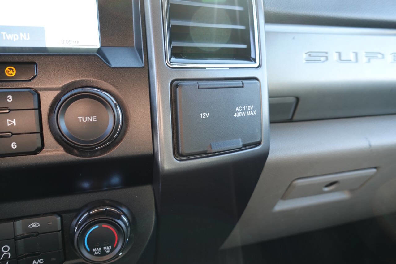 Used 2022 Ford F350 XLT w/ XLT Value Package image 44
