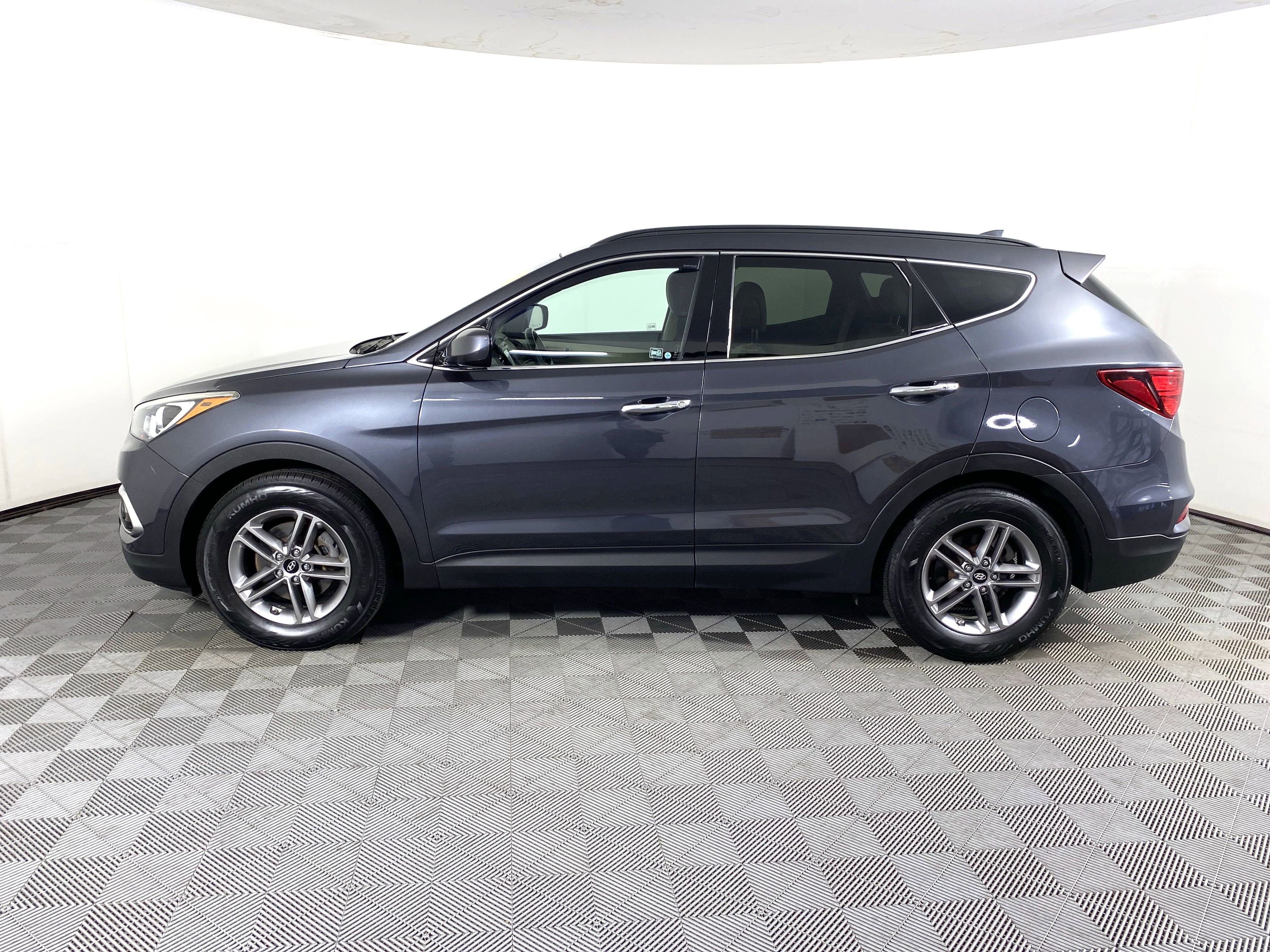 Used 2017 Hyundai Santa Fe Sport image 8