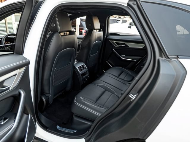 Used 2025 Jaguar F-PACE R-Dynamic S AWD/4WD image 27