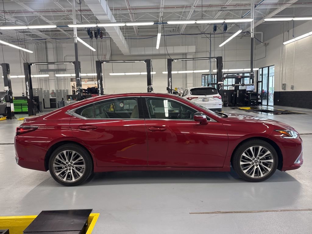 Used 2021 Lexus ES 250 w/ Premium Package AWD/4WD image 2