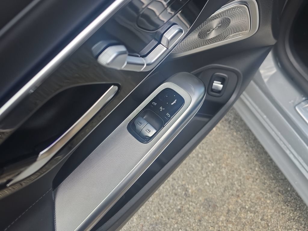 New 2026 Mercedes-Benz CLE 300 4MATIC Coupe image 11