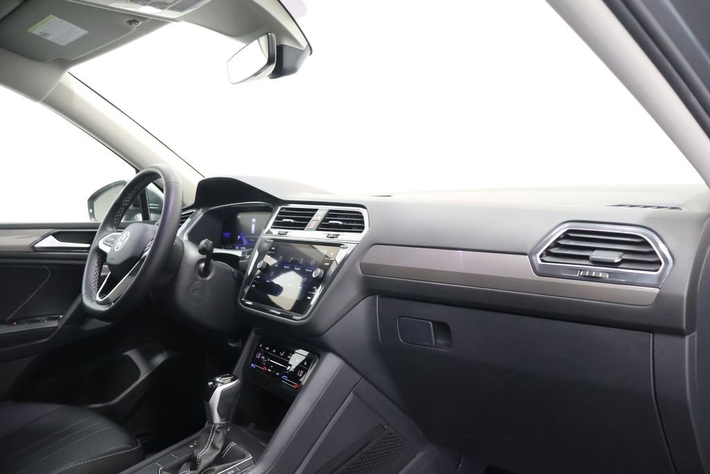 Used 2023 Volkswagen Tiguan SE FWD image 23