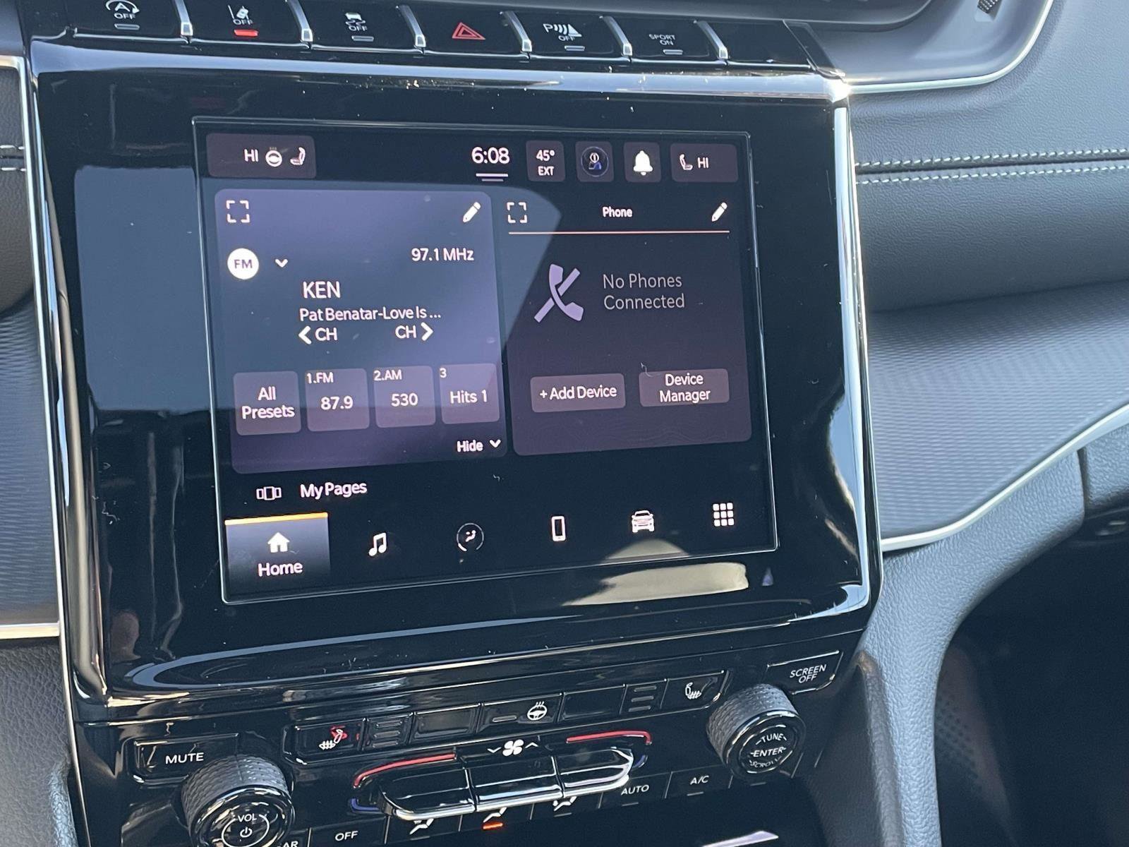 New 2025 Jeep Grand Cherokee Altitude image 3