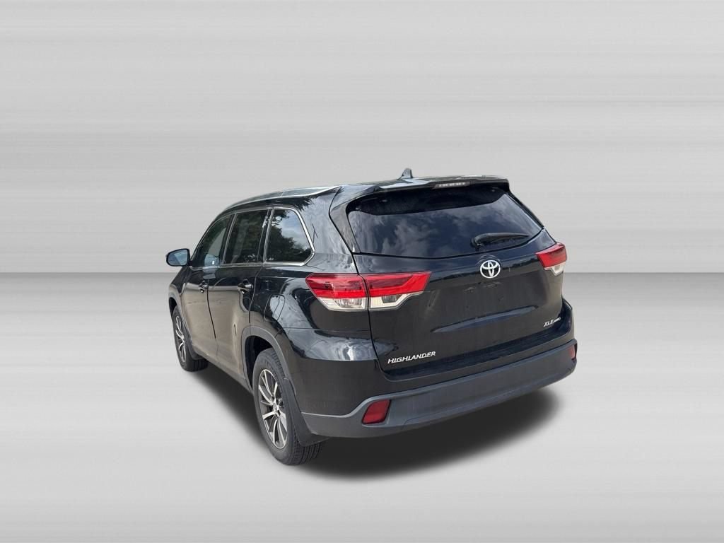 Used 2019 Toyota Highlander XLE AWD/4WD image 6