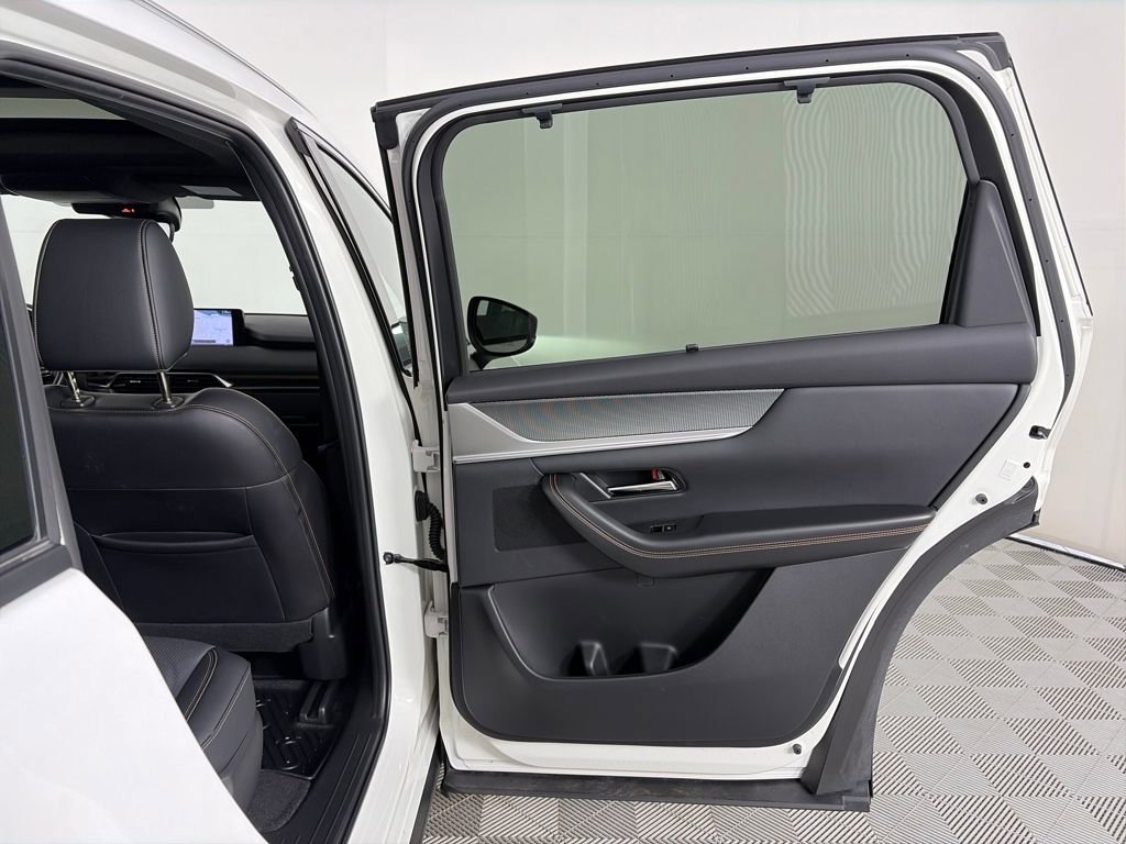 Used 2025 MAZDA CX-90 Plug-In Hybrid w/ Premium Plus image 24