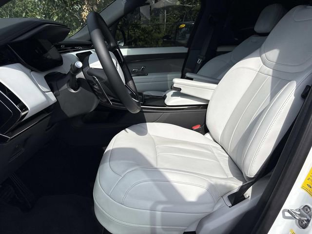 Used 2025 Land Rover Range Rover Sport SE AWD/4WD image 24