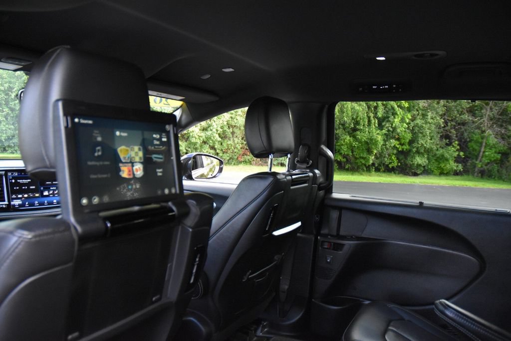 Used 2021 Chrysler Pacifica Touring-L w/ Uconnect Theater Family Group FWD image 31