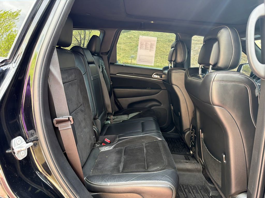 Used 2017 Jeep Grand Cherokee SRT image 27