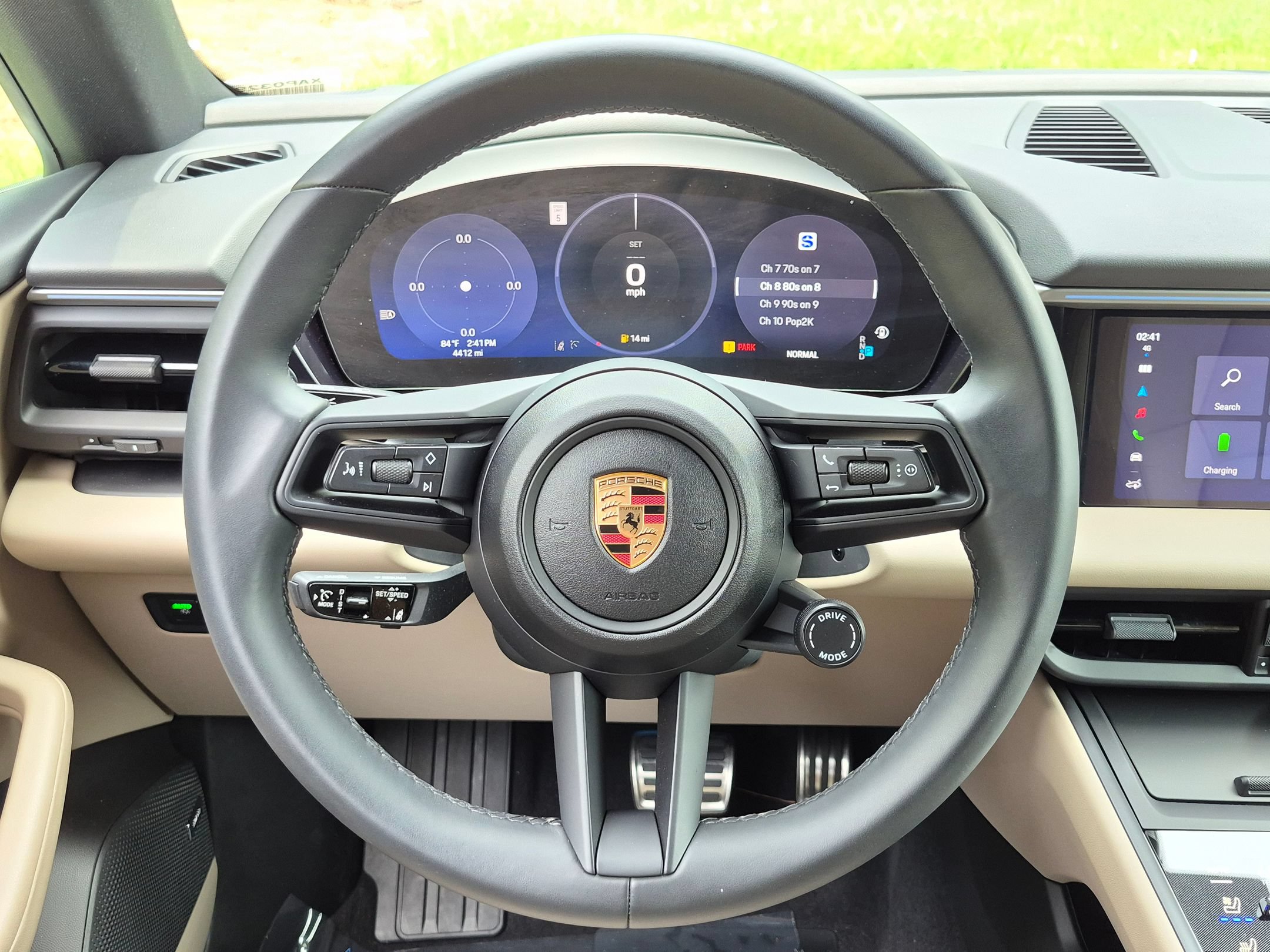 Certified 2025 Porsche Macan Electric RWD image 8