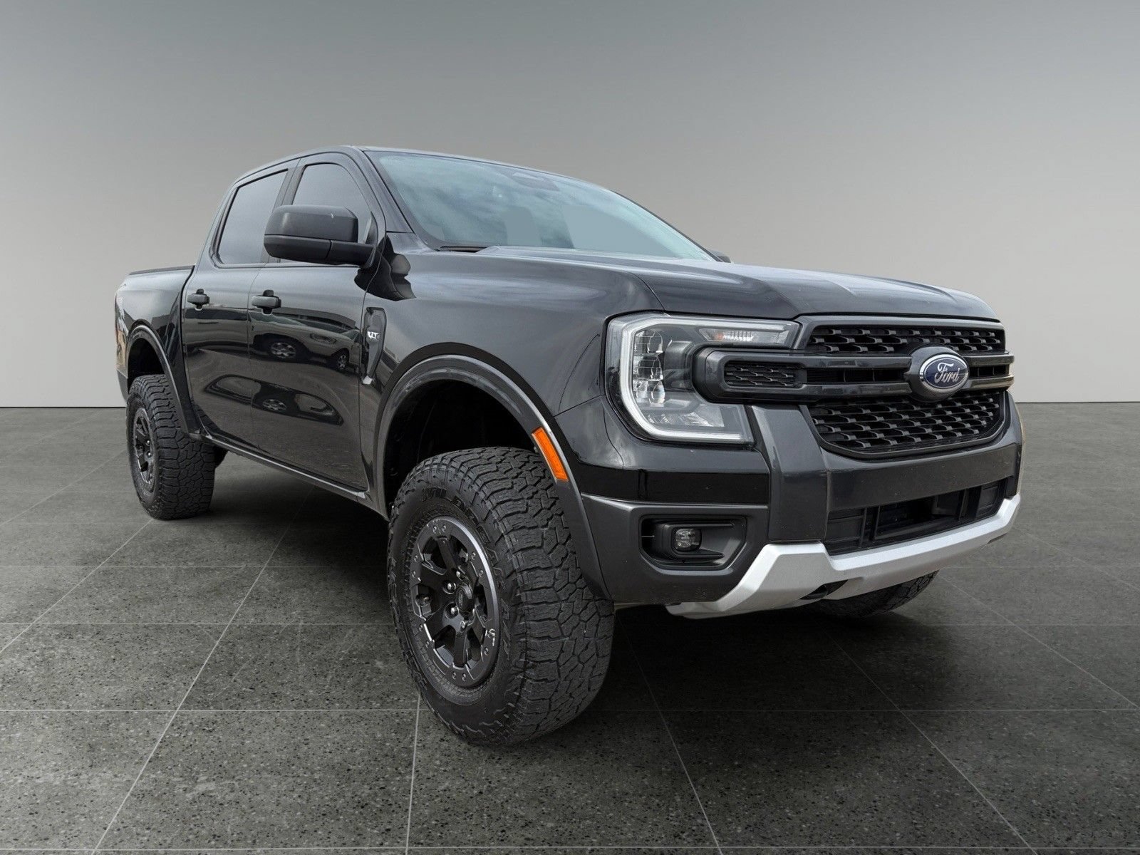 Used 2024 Ford Ranger XLT w/ FX4 Off-Road Package AWD/4WD image 9