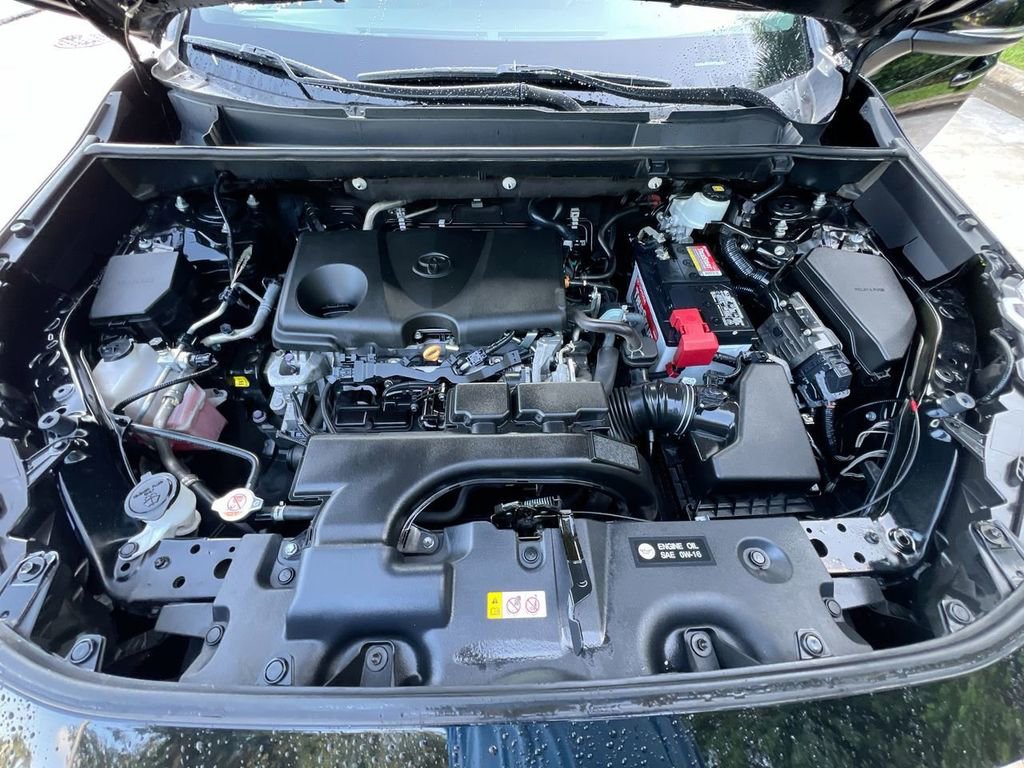 Used 2021 Toyota RAV4 XLE Premium FWD image 10