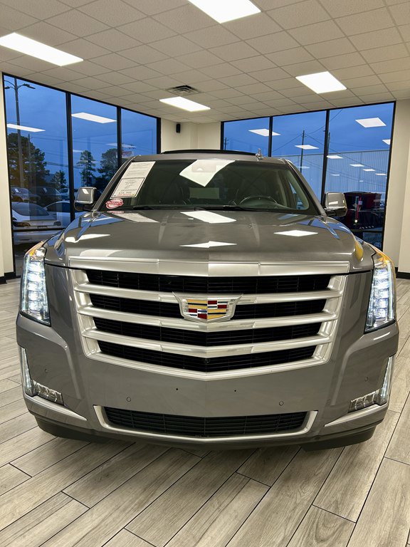 Used 2019 Cadillac Escalade ESV Luxury image 2