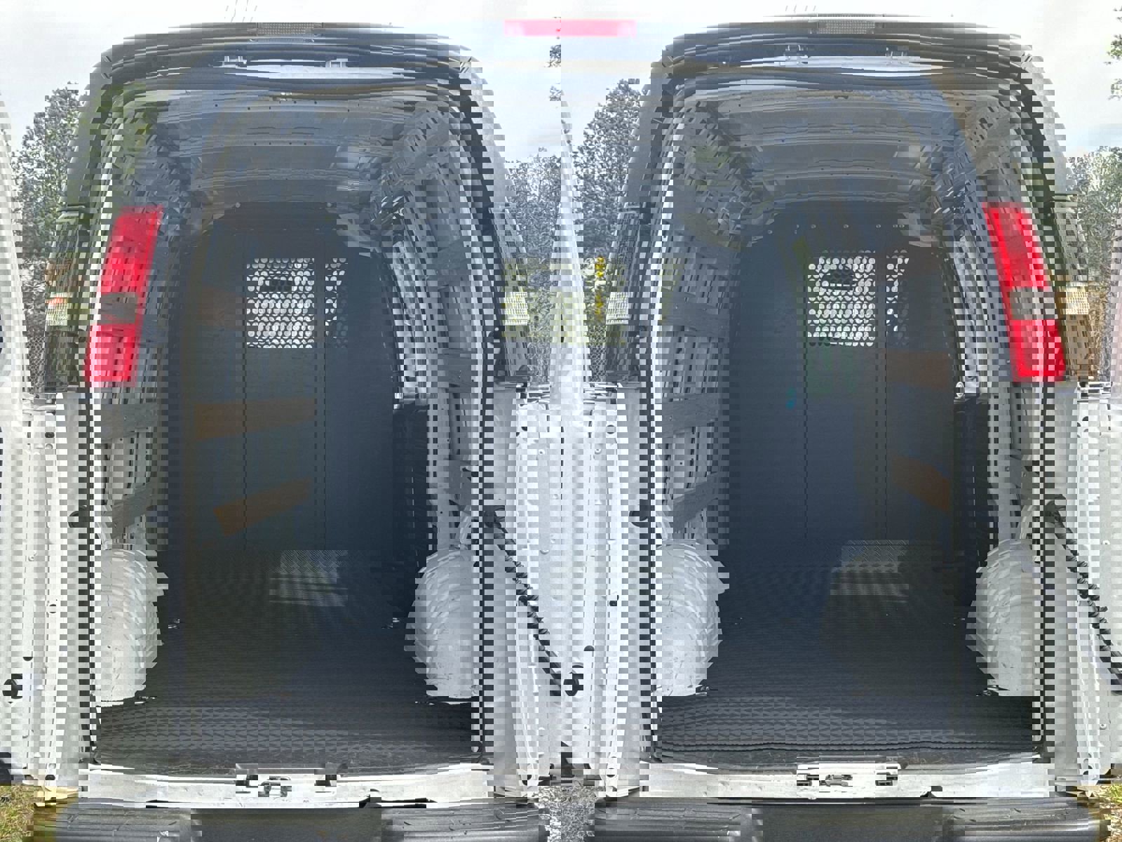 Used 2024 GMC Savana 2500 w/ Driver Convenience Package image 31