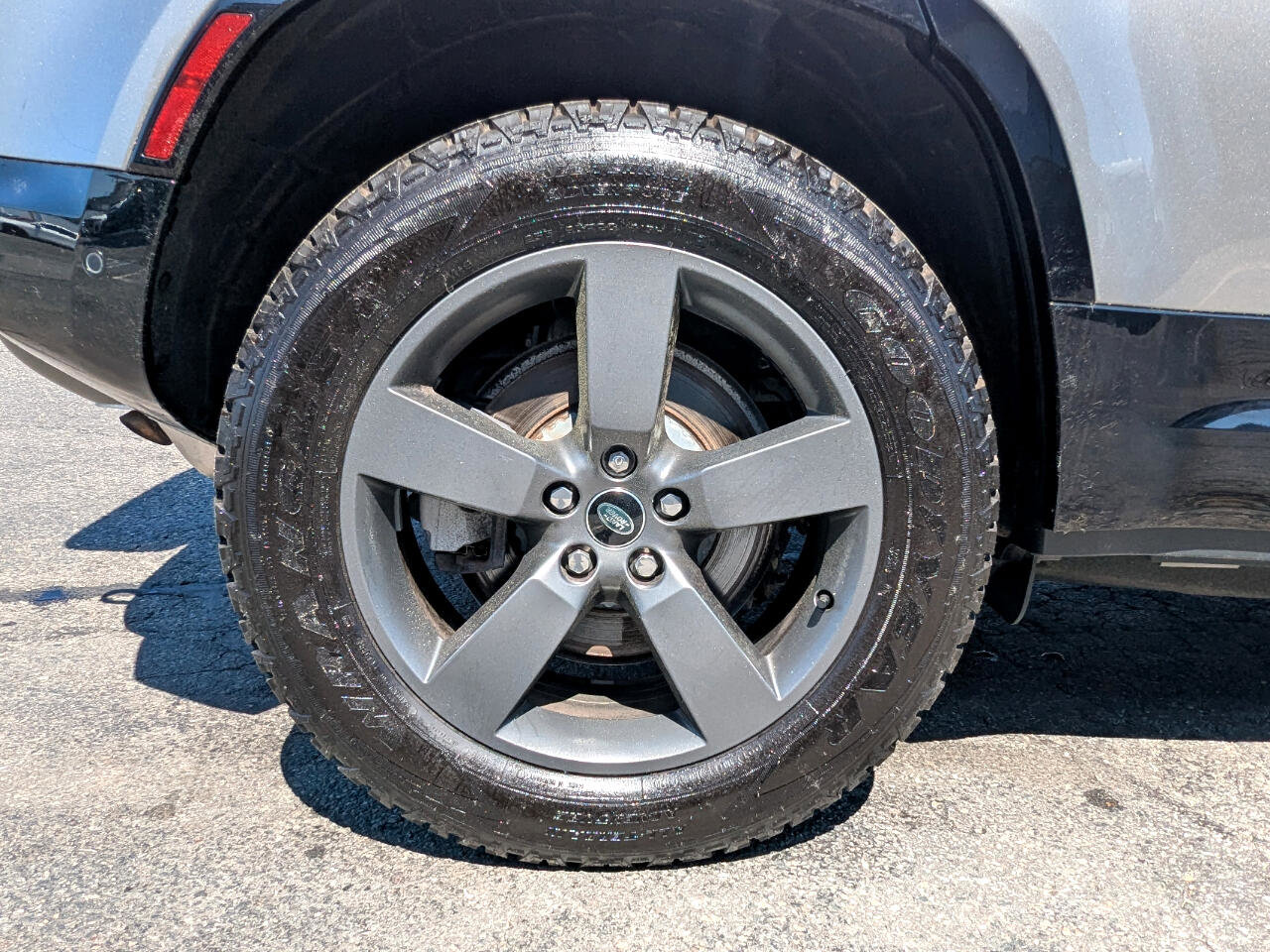 Used 2023 Land Rover Defender 110 X-Dynamic SE image 59