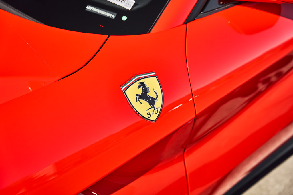 Used 2016 Ferrari F12 Berlinetta RWD image 9