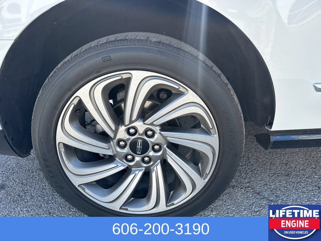 Used 2023 Lincoln Navigator Reserve AWD/4WD image 7