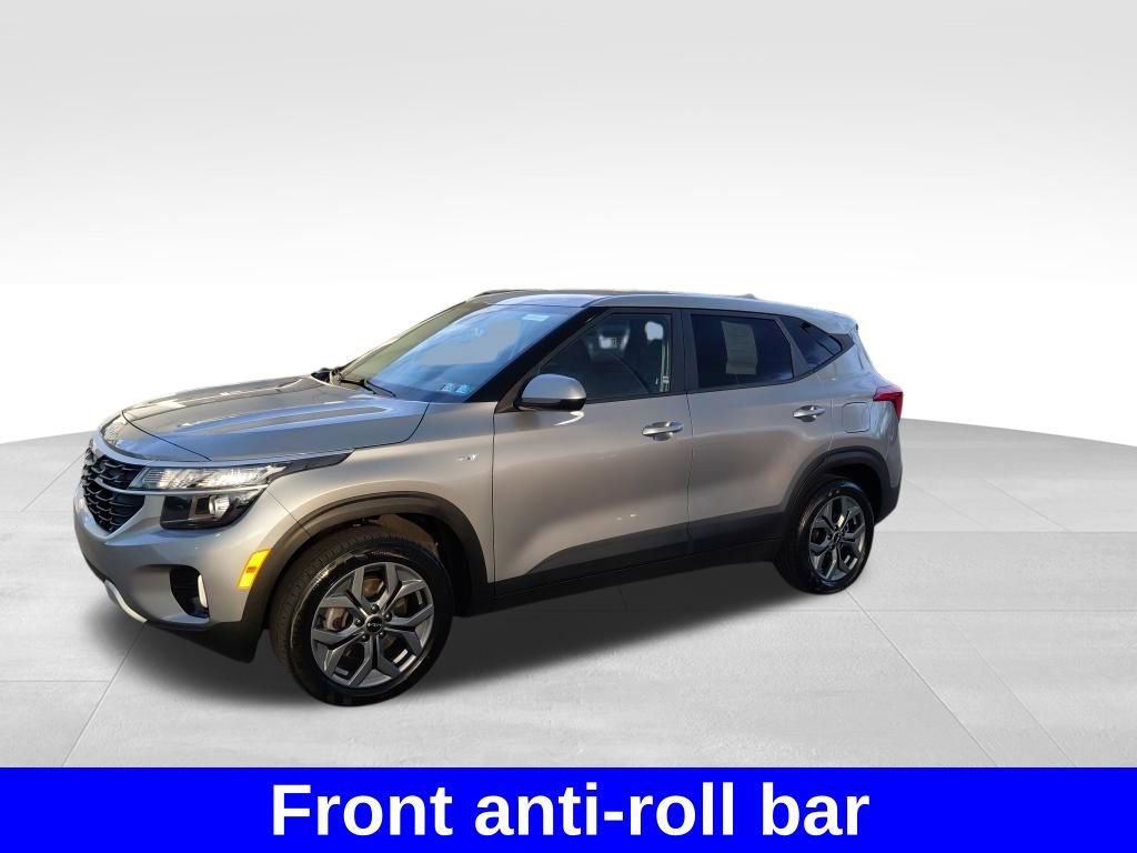 Used 2025 Kia Seltos LX image 16