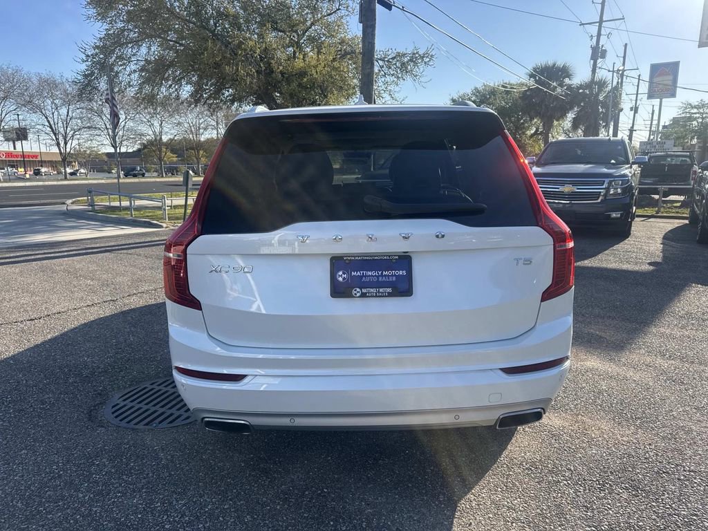 Used 2021 Volvo XC90 T5 Momentum w/ Climate Package image 7
