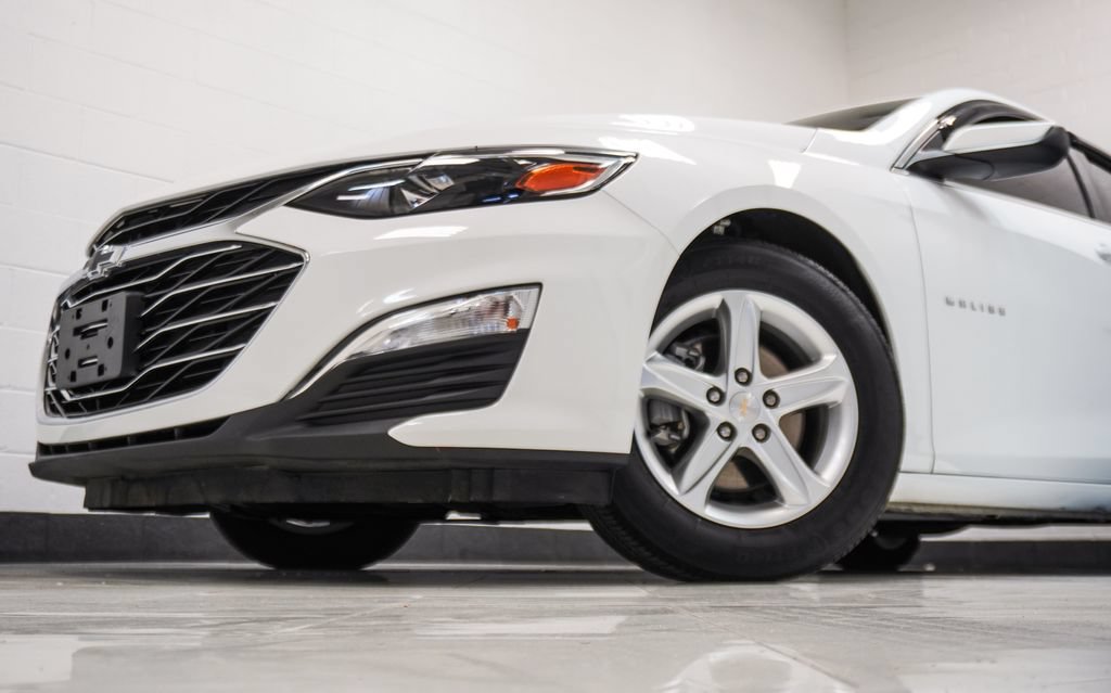 Used 2024 Chevrolet Malibu LS FWD image 2