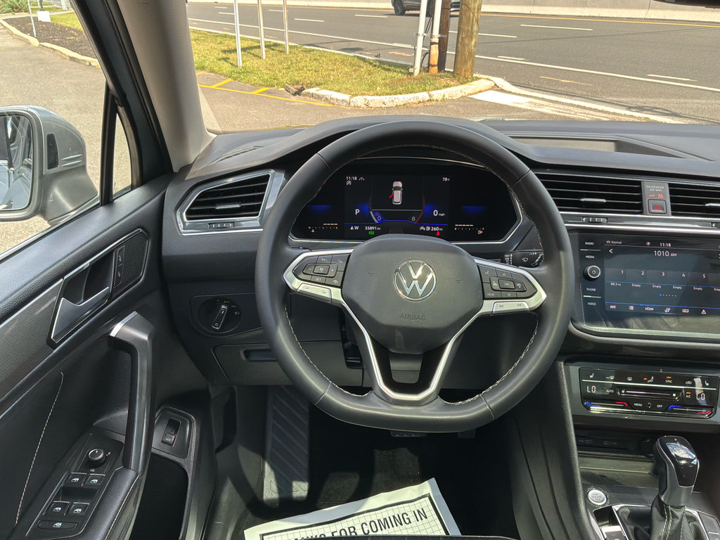 Used 2022 Volkswagen Tiguan SE w/ Panoramic Sunroof Package AWD/4WD image 27