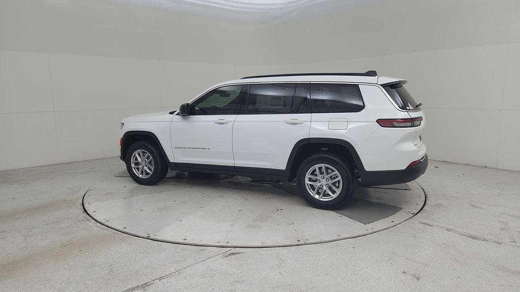 New 2025 Jeep Grand Cherokee L Laredo image 11