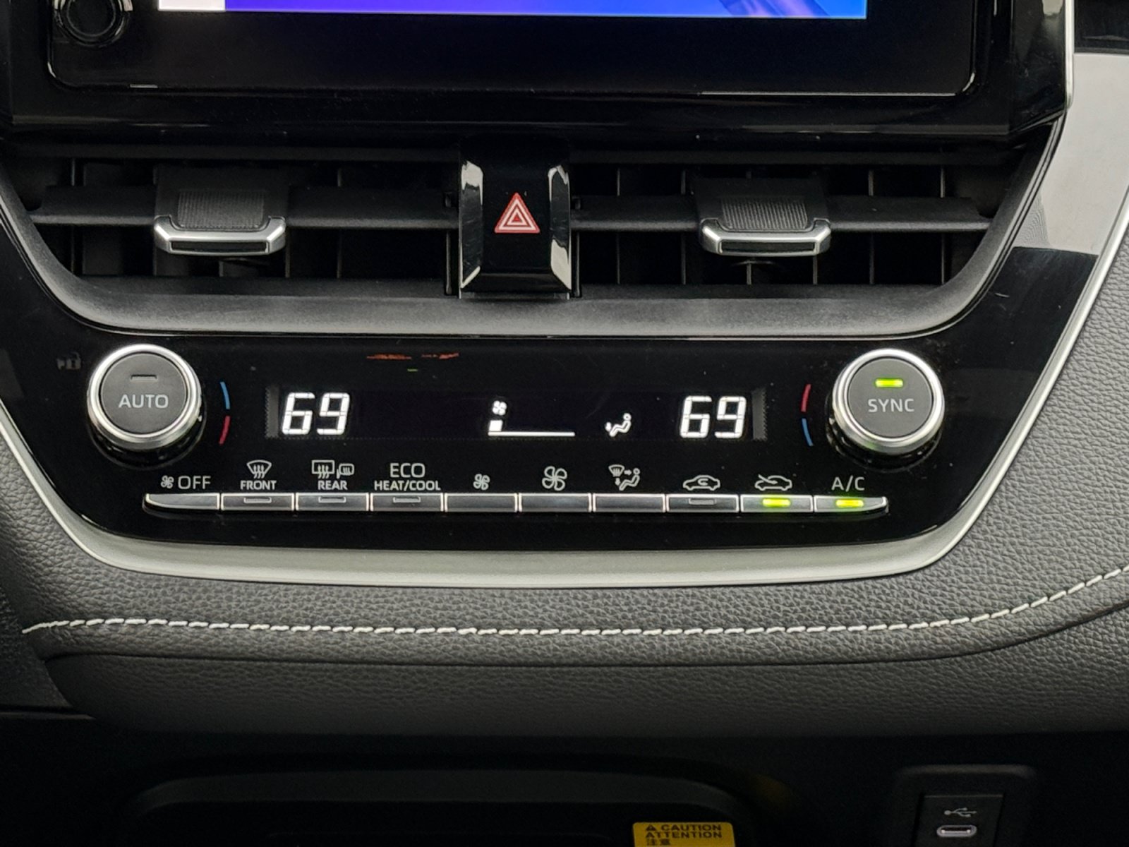 Used 2025 Toyota Corolla XSE FWD image 17