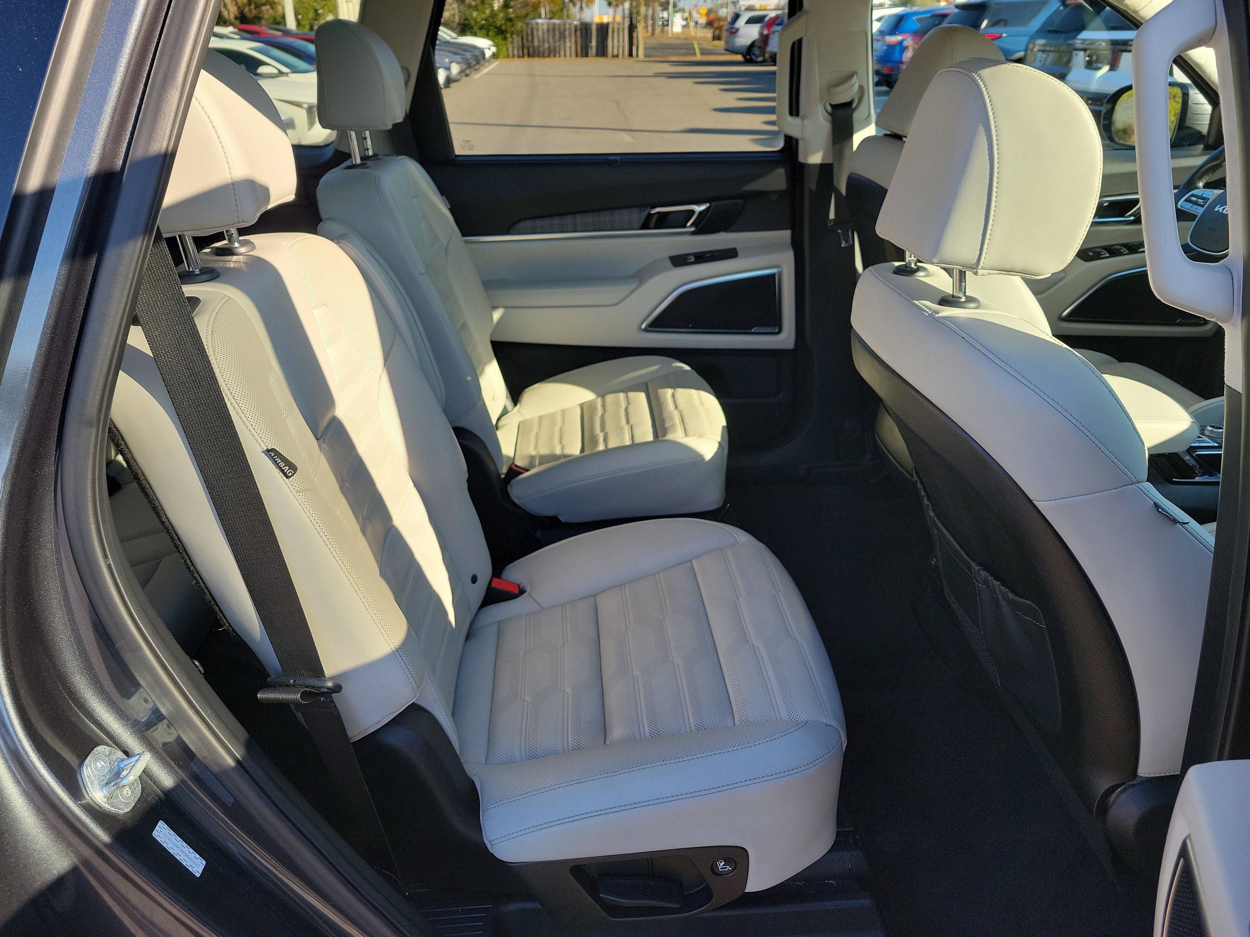 Used 2024 Kia Telluride SX Prestige image 12