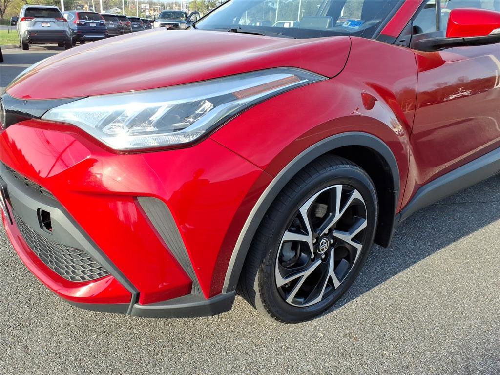Used 2022 Toyota C-HR XLE image 8
