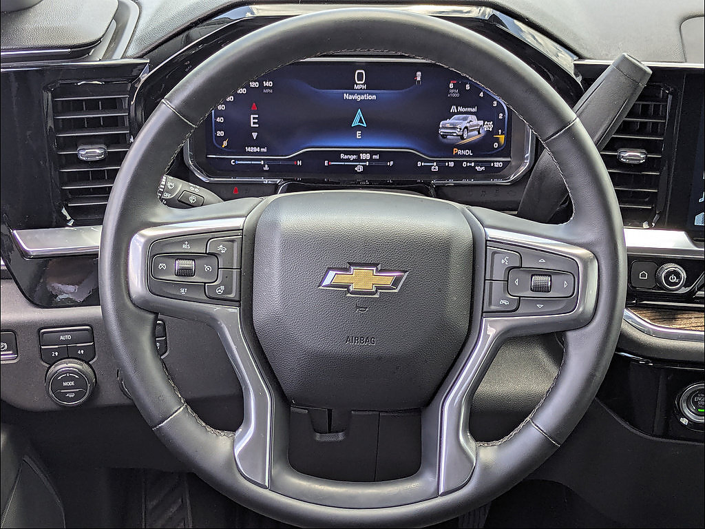 Used 2024 Chevrolet Silverado 1500 LT AWD/4WD image 18