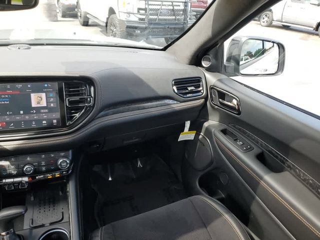 Used 2025 Dodge Durango R/T AWD/4WD image 16