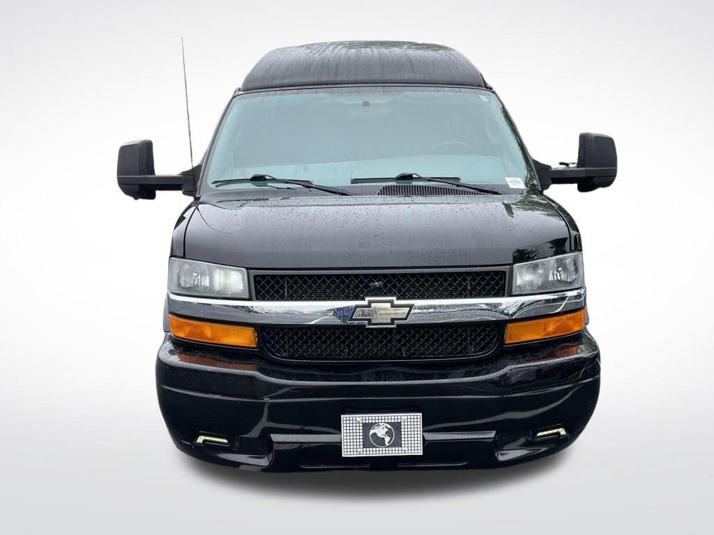 Used 2017 Chevrolet Express 2500 Extended RWD image 9