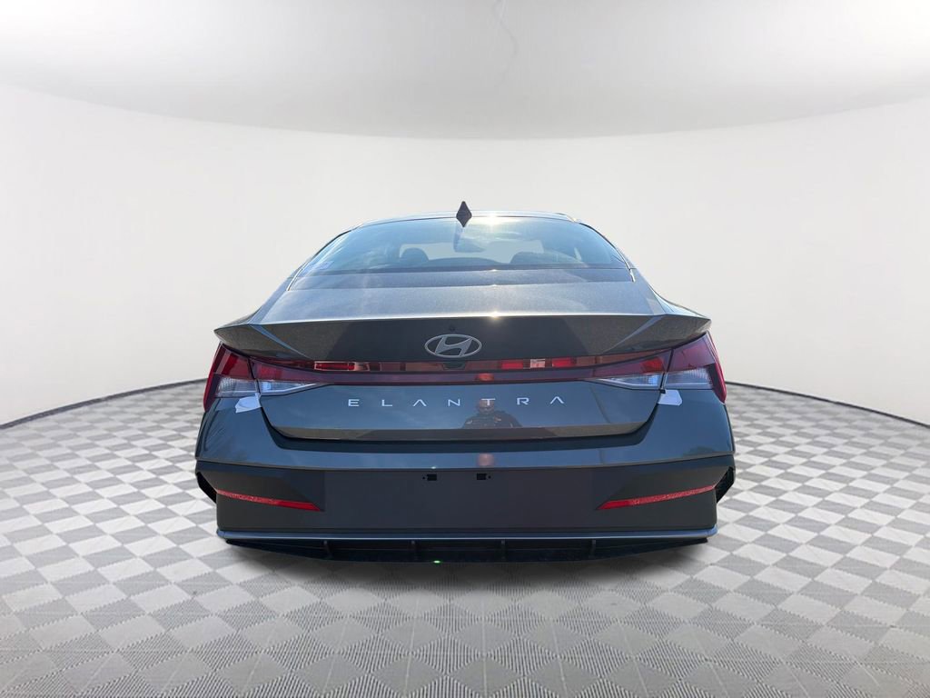 New 2026 Hyundai Elantra SE image 6