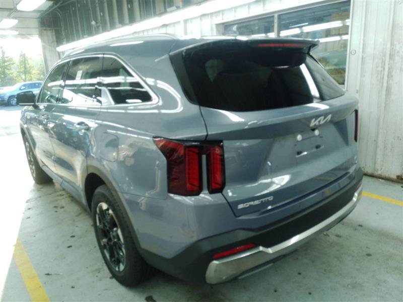 Used 2024 Kia Sorento S AWD/4WD image 8