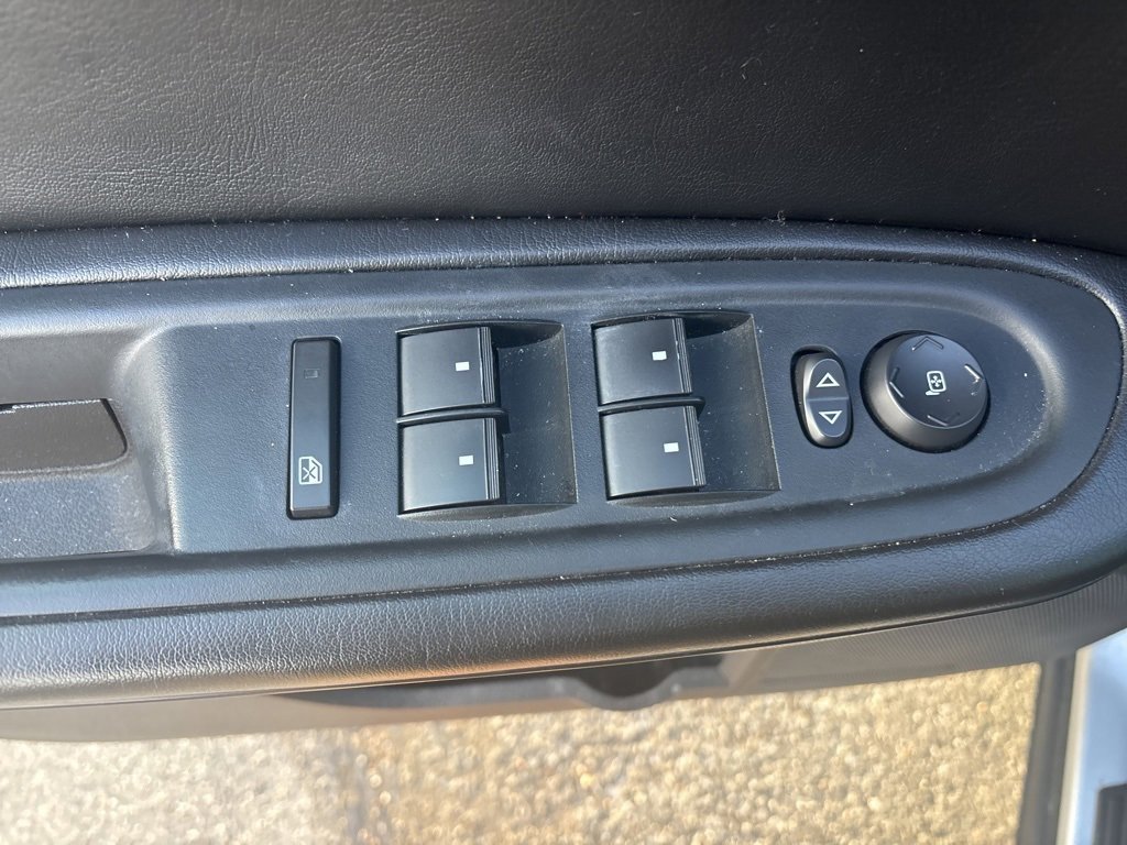 Used 2016 GMC Acadia SLE image 8