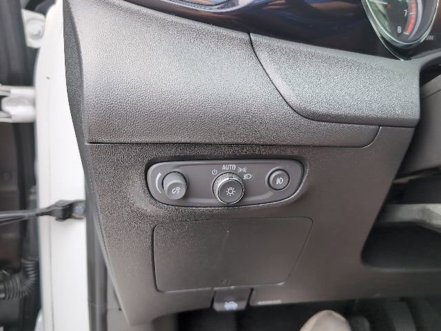 Used 2021 Buick Encore GX Select w/ Sport Touring Package FWD image 21