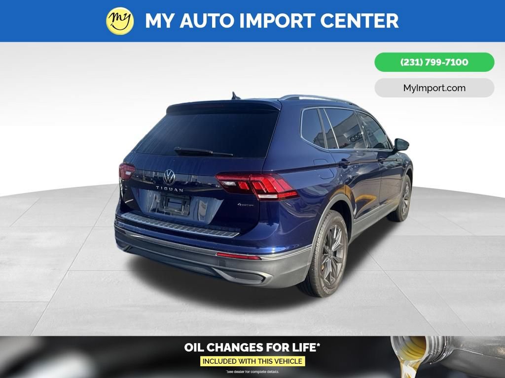 Used 2024 Volkswagen Tiguan SE w/ Panoramic Sunroof Package AWD/4WD image 7