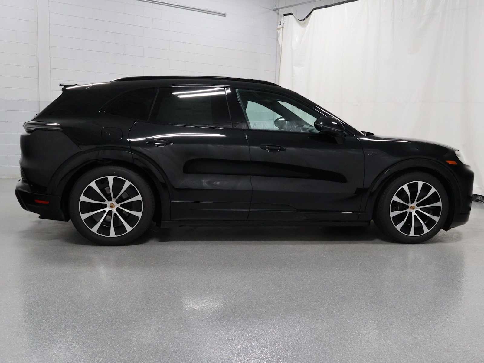 New 2026 Porsche Cayenne Electric AWD/4WD image 10