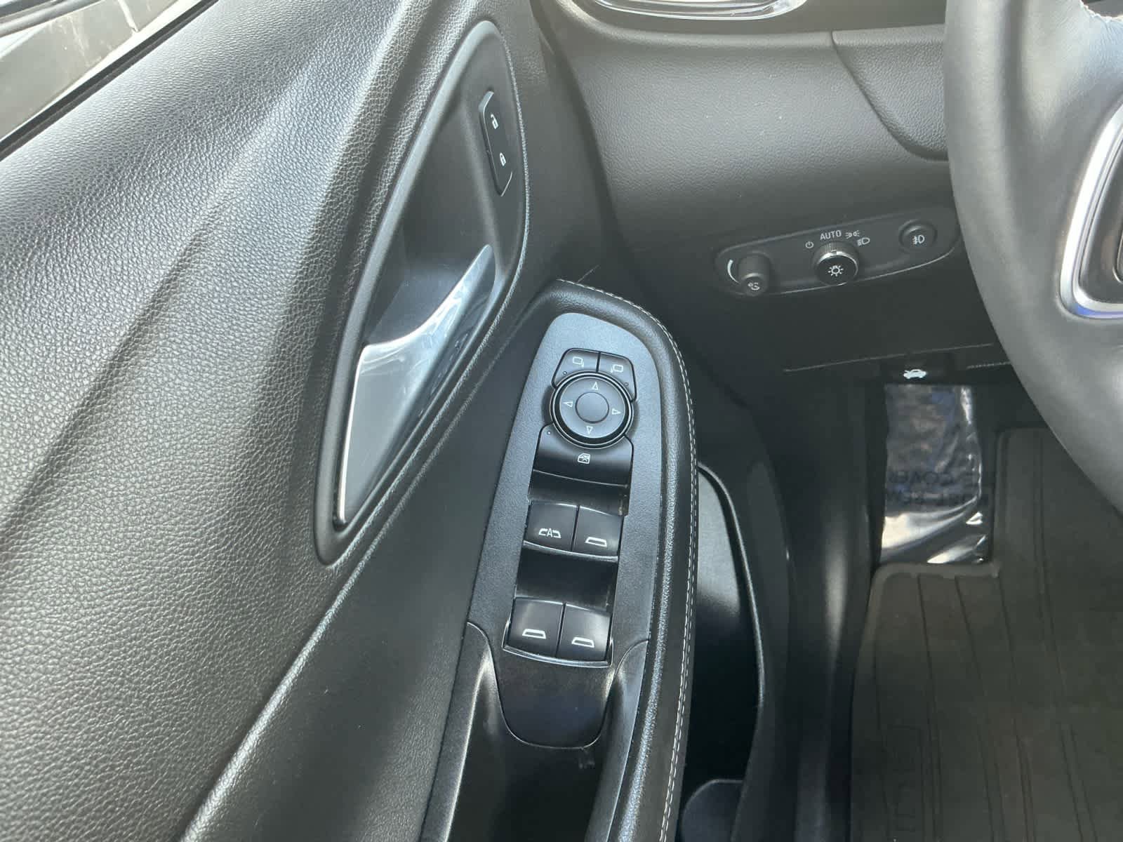 Used 2022 Buick Encore GX Select image 17