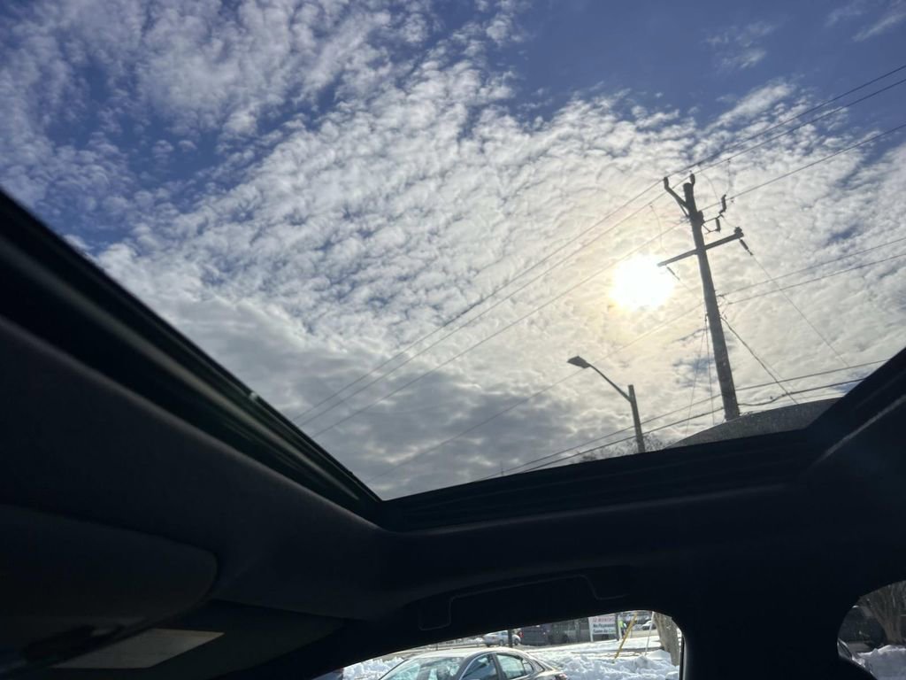 Used 2017 Toyota Land Cruiser image 19