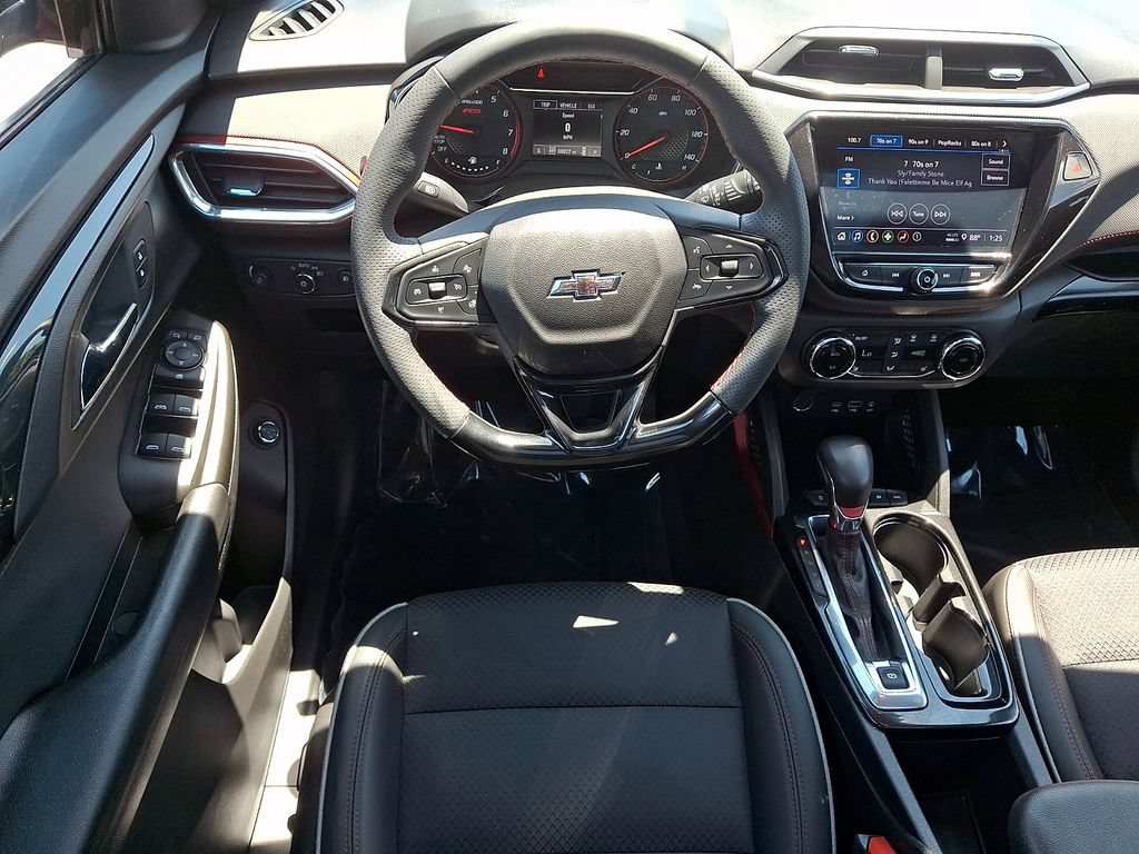 Certified 2022 Chevrolet TrailBlazer RS w/ Sun and Liftgate Package AWD/4WD image 11