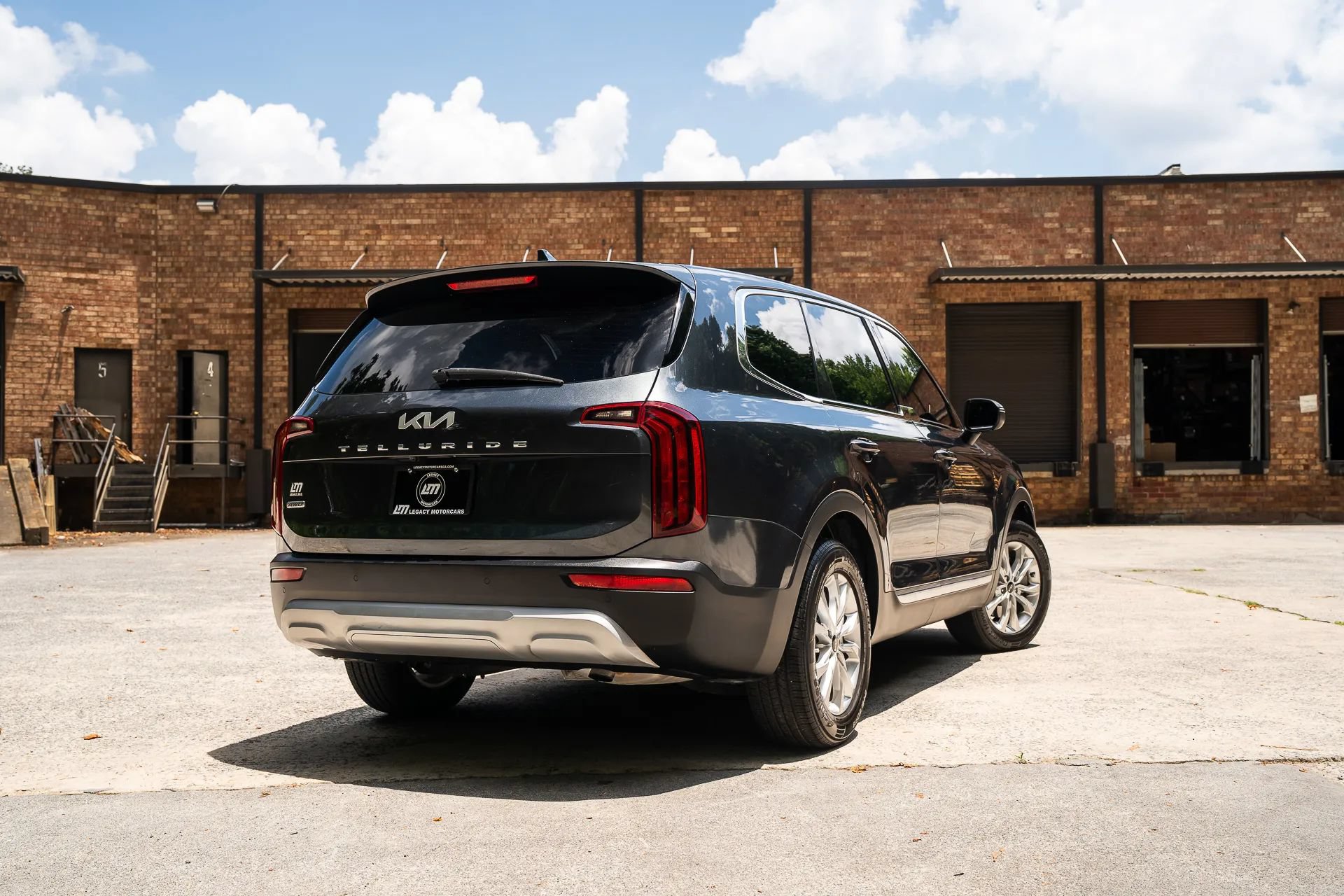 Used 2022 Kia Telluride LX AWD/4WD image 2