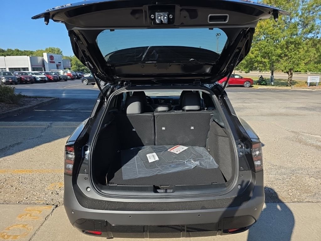 New 2026 Nissan Kicks SR w/ SR Premium Package AWD/4WD image 6