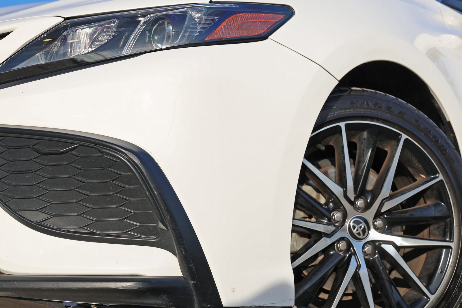 Used 2021 Toyota Camry SE image 12