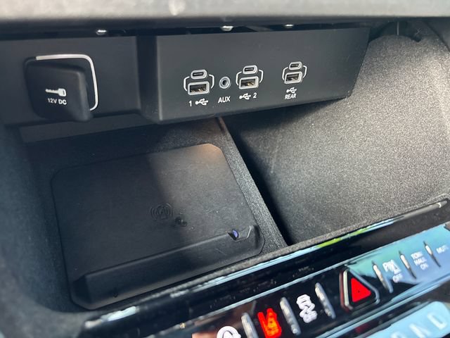 Used 2024 Jeep Wagoneer Series II w/ Rear Seat Video Group 1 AWD/4WD image 27