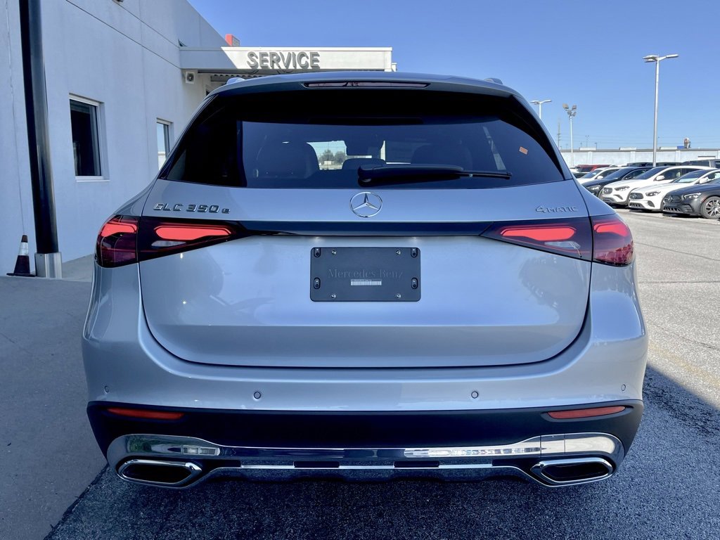 Used 2025 Mercedes-Benz GLC 350e 4MATIC image 9